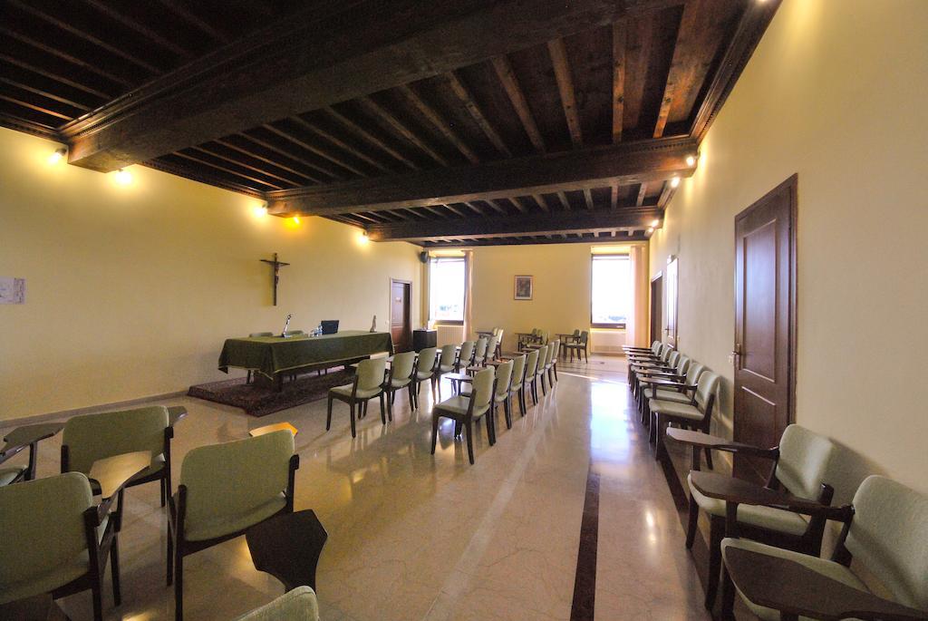 Villa Santa Maria Dell'Arco - Centro Oreb Cazzago San Martino Exteriör bild