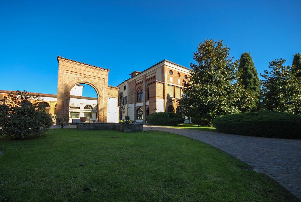 Villa Santa Maria Dell'Arco - Centro Oreb Cazzago San Martino Exteriör bild